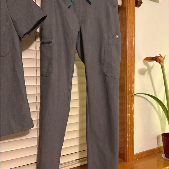 Graphite Figs. - Picture 4 of 4